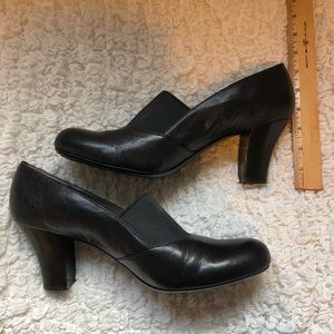 Black Naturalizer Leather Heels